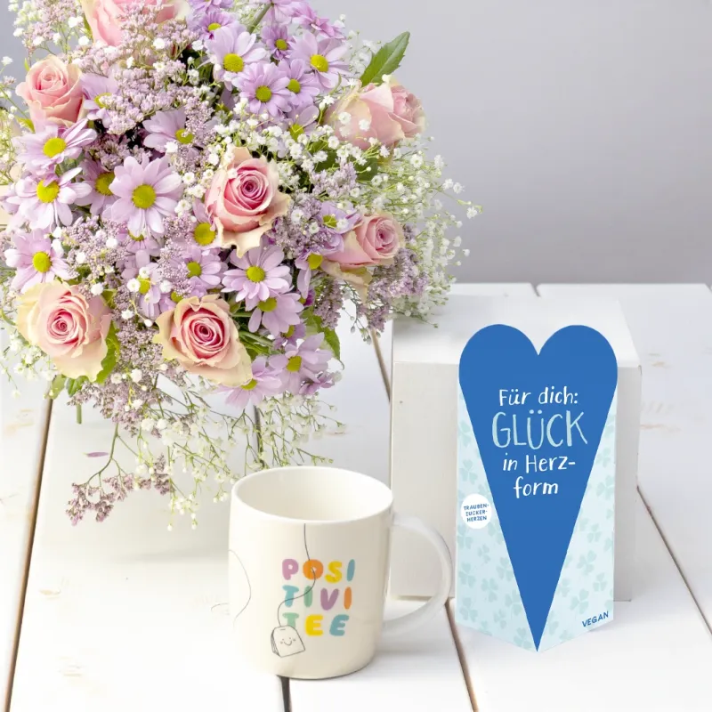Geschenkset 'Good Spirits', mit Tasse 'Positivitee' & Traubenzuckerherzen - Gallerie Bild 2